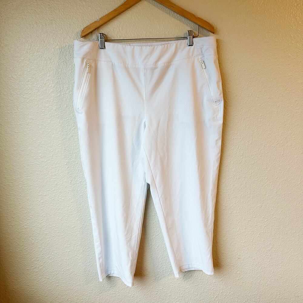 Chico's Zenergy White Pull On Cropped Capri Pants Size 3 XL 16 Zipper Pockets